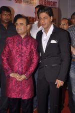 Shahrukh Khan at Yogesh Lakhani_s birthday bash in Lalit Hotel, Mumbai on 25th Sept 2013 (166).JPG
